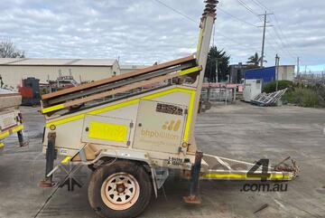 Valiant VST PCM-L62 Solar Communications Trailer Valiant VST PCM-L62 Solar Communications Trailer