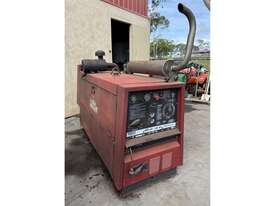 LINCOLN SHIELD-ARC SAM 400 WELDER - picture0' - Click to enlarge