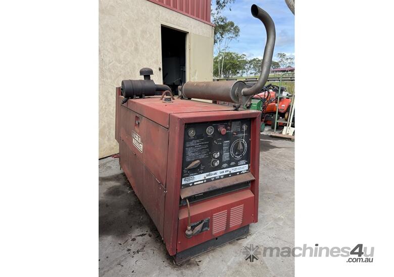 caption LINCOLN SHIELD-ARC SAM 400 WELDER