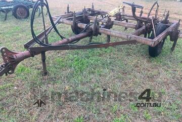 Chisel plough