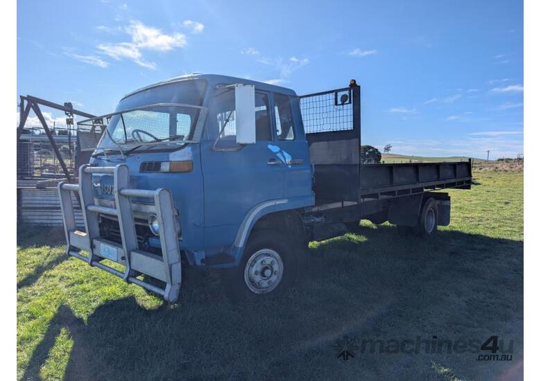 1979 Isuzu SBR 422 Tipper Truck w/ 16ft Tray