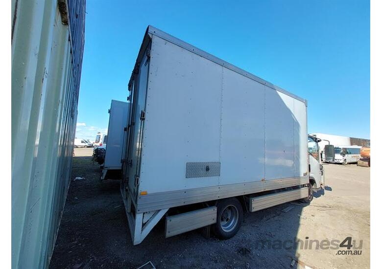 caption Isuzu NLR