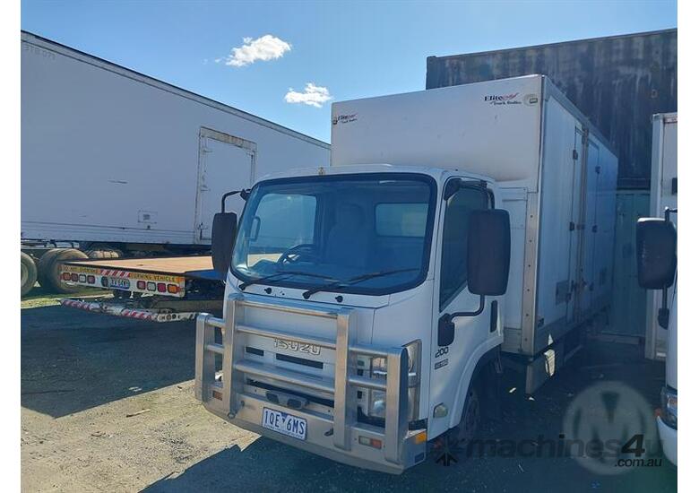caption Isuzu NLR