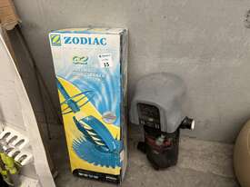 1 X Automatic Pool Cleaner & Bowman Heater 415V - picture0' - Click to enlarge