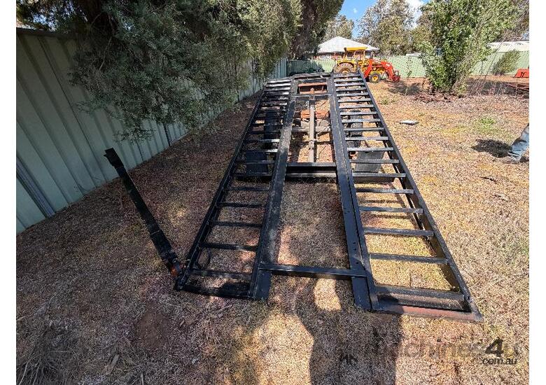 Mobile loading ramp