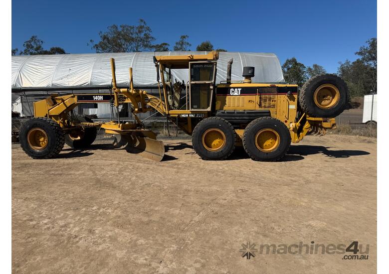 caption Caterpillar Grader 140H VHP