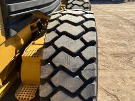 Caterpillar Grader 140H VHP - picture2' - Click to enlarge