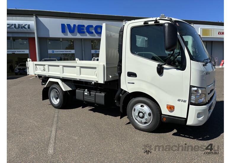 2025 Hino 616 AT 2810 WIDE TIP PRO  Tipper