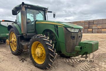 John Deere   8245R
