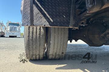 2010 Mitsubishi Fuso Fighter Crew Cab Table Top