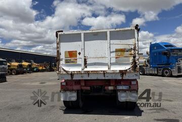 2004 SFM End Tripper Tri-Axle Trailer