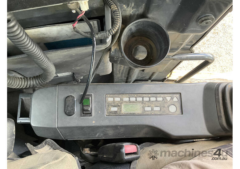 Komatsu PC88MR-8 Excavator (Rubber Tracked)