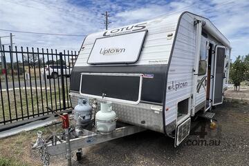 Lotus 2010   Uptown Caravan