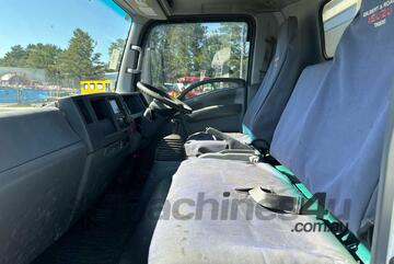 2016 Isuzu NPR 75-190 Flat Bed Tray