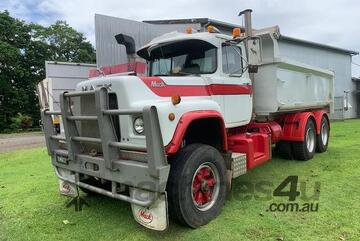 Mack 1976   R600 Tipper Truck