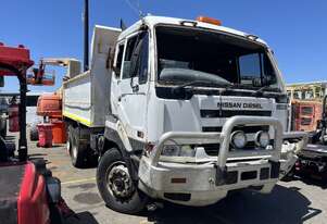 Nissan 2005   6x4 Tipper Truck