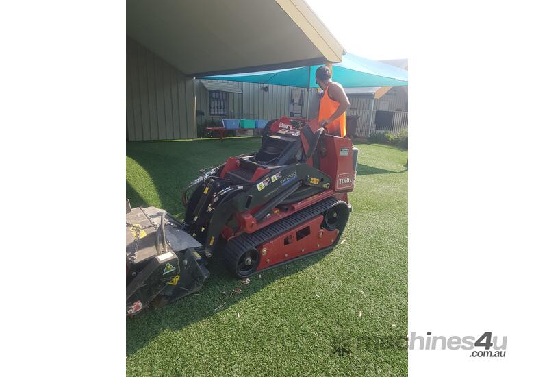 TORO TX1000 MINI TRACK LOADER