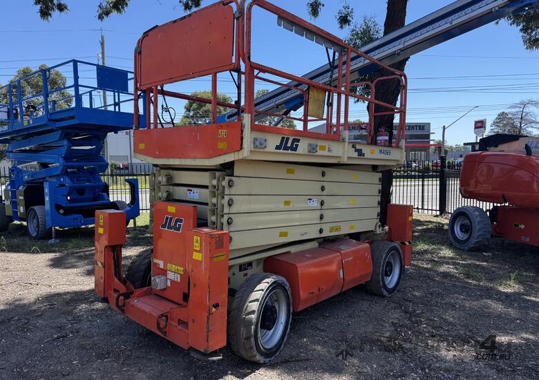 2015 JLG M4069 - 2015 - Hybrid Electric Scissor Lift