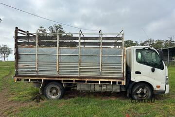 HINO TABLE TOP WITH CATTLE CRATE