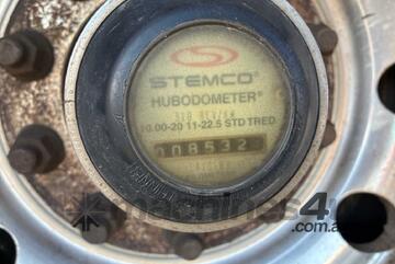 2002 Maxitrans ST3 Tri Axle Flat Top Curtainsider B Trailer