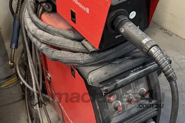 BOC Smootharc Advance II Mig 250R Mobile Mig Welder & Wire Feeder Mounted on Trolley - Deceptiop Bay