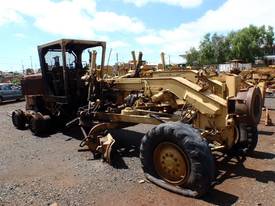 Caterpillar 120G Grader Dismantling - picture0' - Click to enlarge
