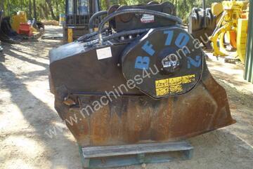 MB Crusher Bucket   70.2