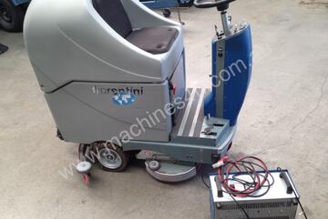 Fiorentini ET 75 Industrial Floor Scrubber Fiorentini ET 75 Industrial Floor Scrubber