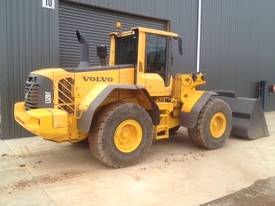 Volvo L120F - picture0' - Click to enlarge