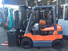 TOYOTA 7FB25 ELECTRIC FORKLIFT RUNS LIKE NEW 4.3M  - picture0' - Click to enlarge