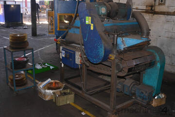 640mm wide conveyor fed feed wire brushing machine