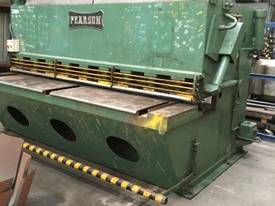 Pearson hydraulic guillotine 2500mmx10mm  - picture0' - Click to enlarge
