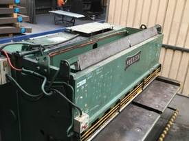 Pearson hydraulic guillotine 2500mmx10mm  - picture0' - Click to enlarge