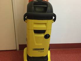 Karcher BR 30/4C Upright Scrubber  - picture0' - Click to enlarge