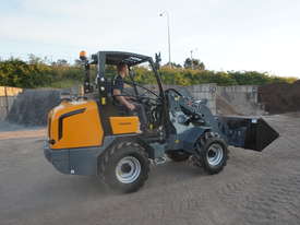 GIANT V5003 NEW ARTICULATED MINI LOADER - picture1' - Click to enlarge