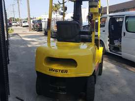 Hyster 3 Ton Diesel Forklift Low Hours Container Mast 4580mm Lift Fresh Paint - picture0' - Click to enlarge