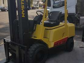 Hyster 3 Ton Diesel Forklift Low Hours Container Mast 4580mm Lift Fresh Paint - picture1' - Click to enlarge