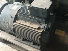 30 kw 40 hp 4 pole 415 v AC Electric Motor - picture0' - Click to enlarge