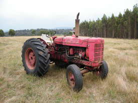 International AWD7 tractor - picture0' - Click to enlarge