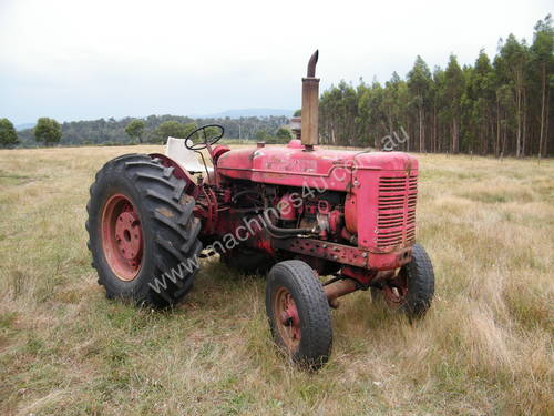 International AWD7 tractor