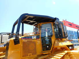 D5M D5N Dozers Canopy Sweeps & Screens DOZSWP - picture0' - Click to enlarge