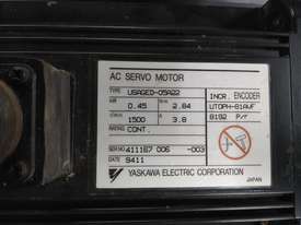 AC Servo Motor Drive & cables 0.45Kw - picture1' - Click to enlarge