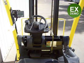 2T Counterbalance Forklift - picture2' - Click to enlarge
