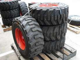 12-16.5 12ply A300 Tyre Rim assemble fits Bobcat Loaders NPP40 - picture2' - Click to enlarge