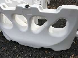 TRAFIX 2000 WATER FILLED SAFETY BARRIERS - picture0' - Click to enlarge