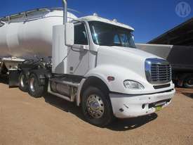 Freightliner Columbia CL112 - picture0' - Click to enlarge