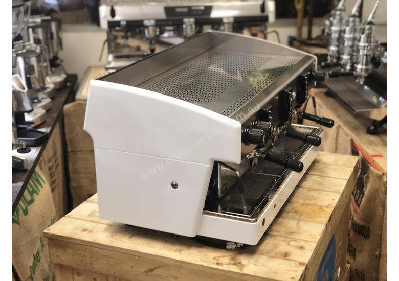 Used wega WEGA ATLAS EVD WHITE 3 GROUP ESPRESSO COFFEE MACHINE Coffee