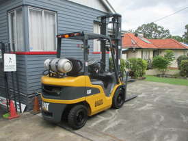 Caterpillar 2.5 ton LPG Used Forklift  - picture2' - Click to enlarge