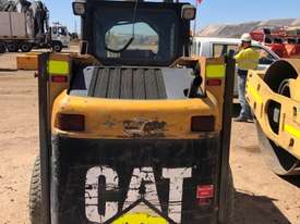 CATERPILLAR 226 SKIDSTEER LOADER - picture2' - Click to enlarge