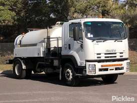 2009 Isuzu FVD1000 - picture0' - Click to enlarge